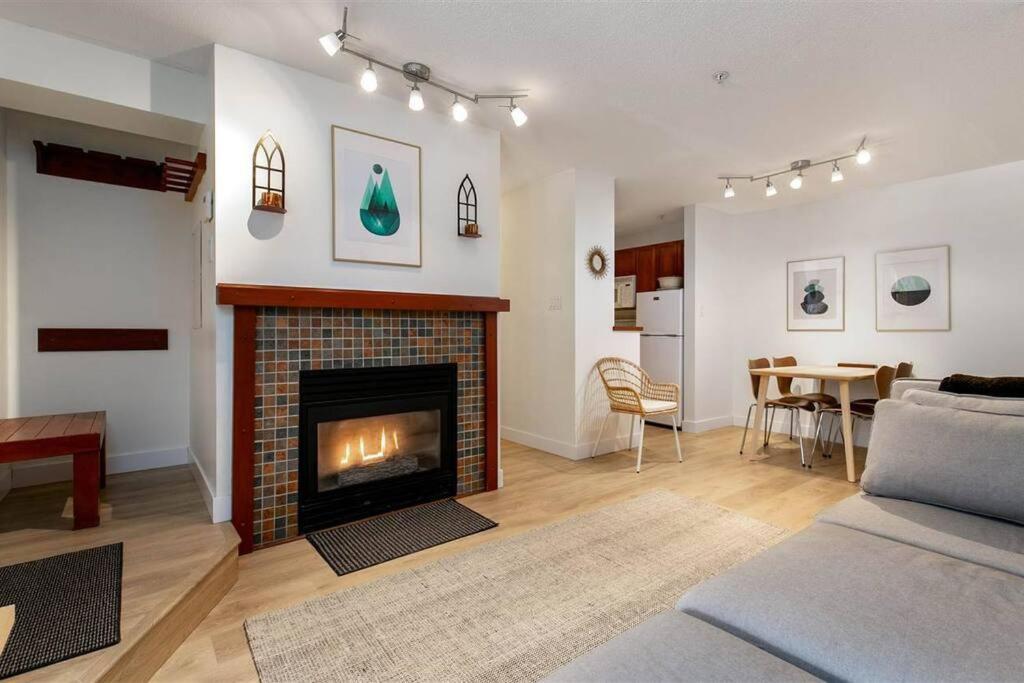 Apartment Cozy Townhouse In Village North Whistler