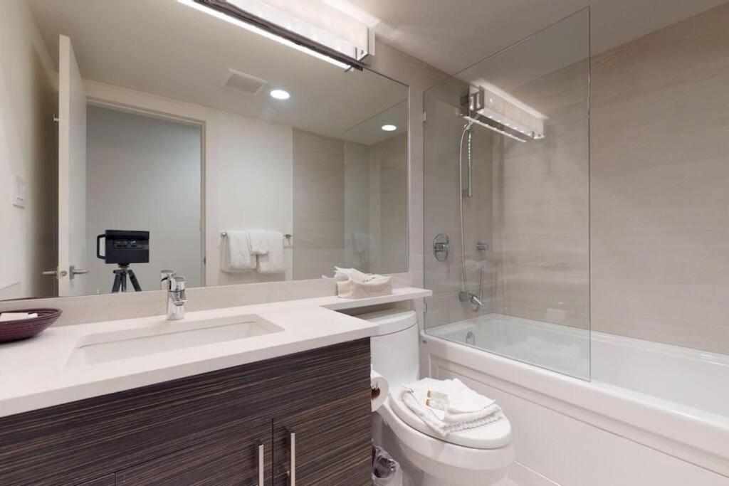 Apartment Bear Lodge, Village - Spectacular Location On Village Stroll, Designer Remodel Whistler