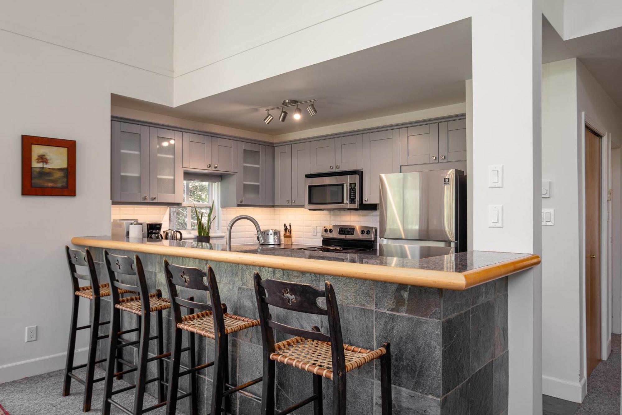 Gorgeous With Fairway Views By Harmony Whistler