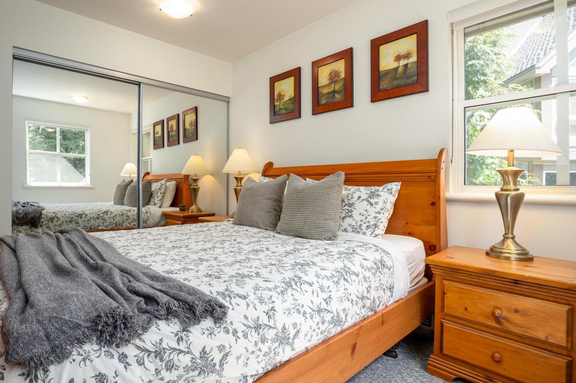 Gorgeous With Fairway Views By Harmony Holiday home Whistler