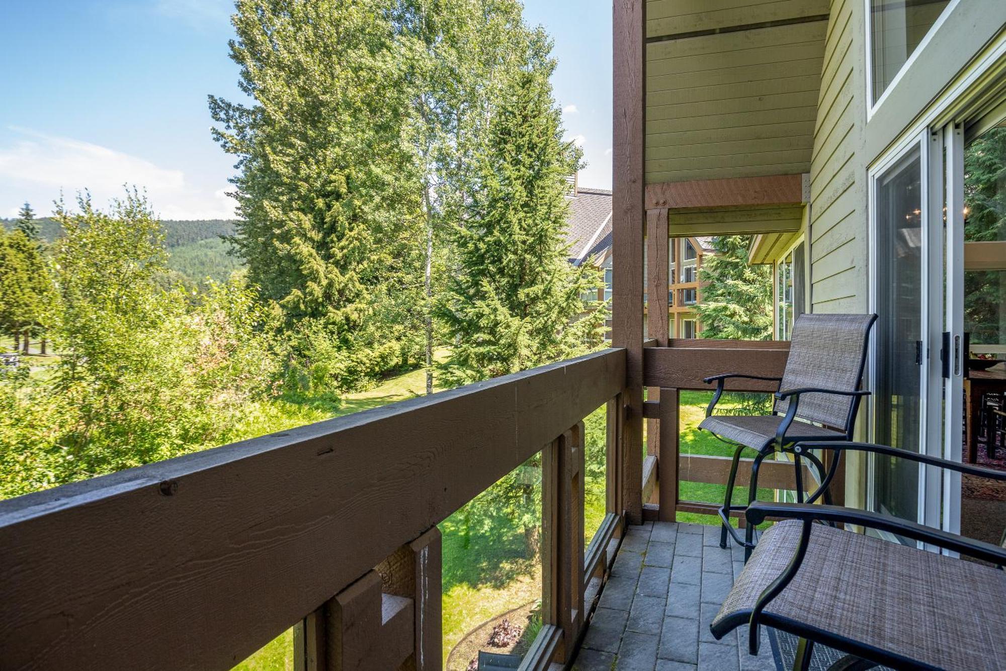 Holiday home Gorgeous With Fairway Views By Harmony Whistler