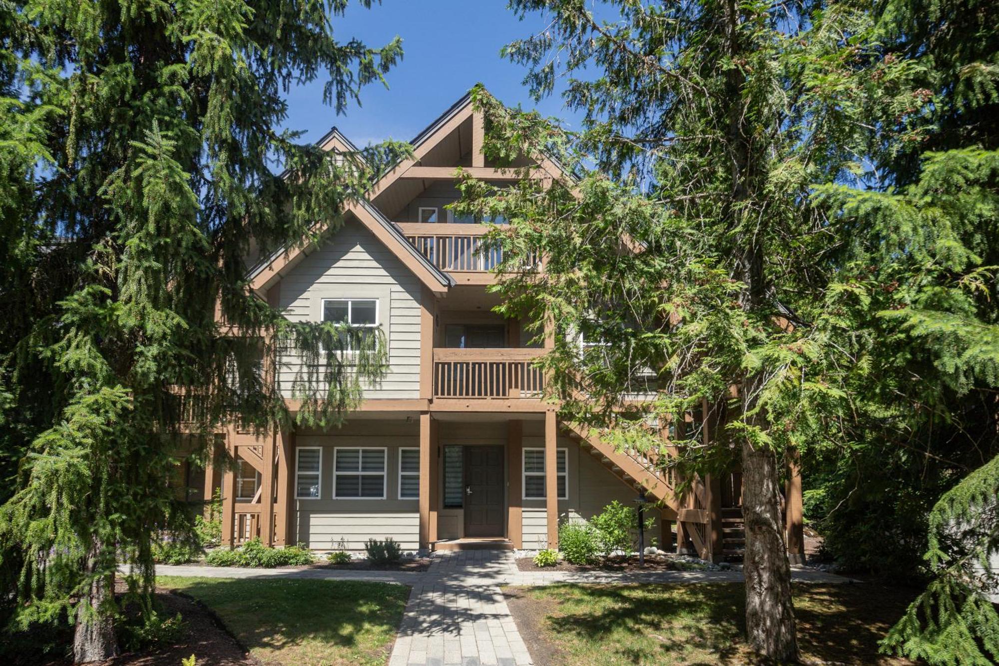 Gorgeous With Fairway Views By Harmony Whistler