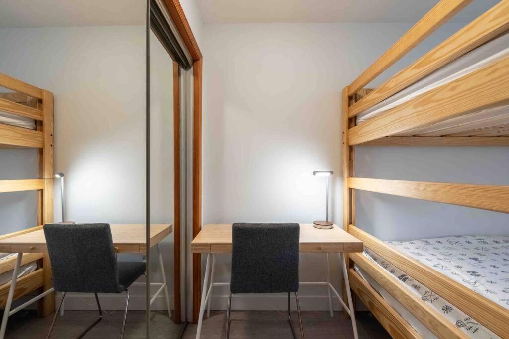 Updated Townhouse In Village. Pool/hot Tub/parking *