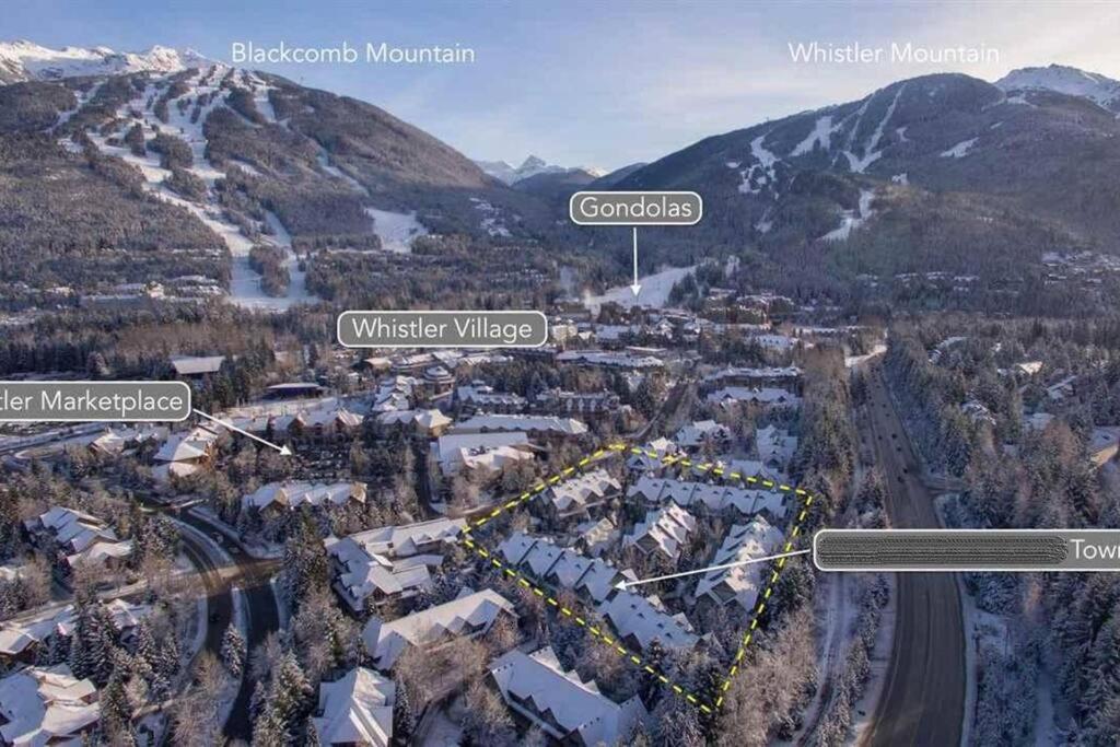 Apartment Updated Townhouse In Village. Pool/hot Tub/parking