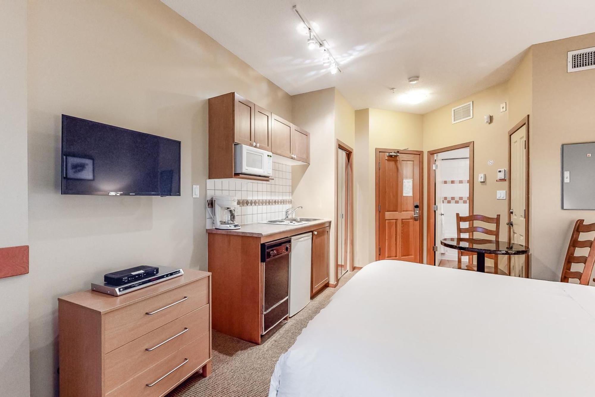 Cascade Apartment Whistler