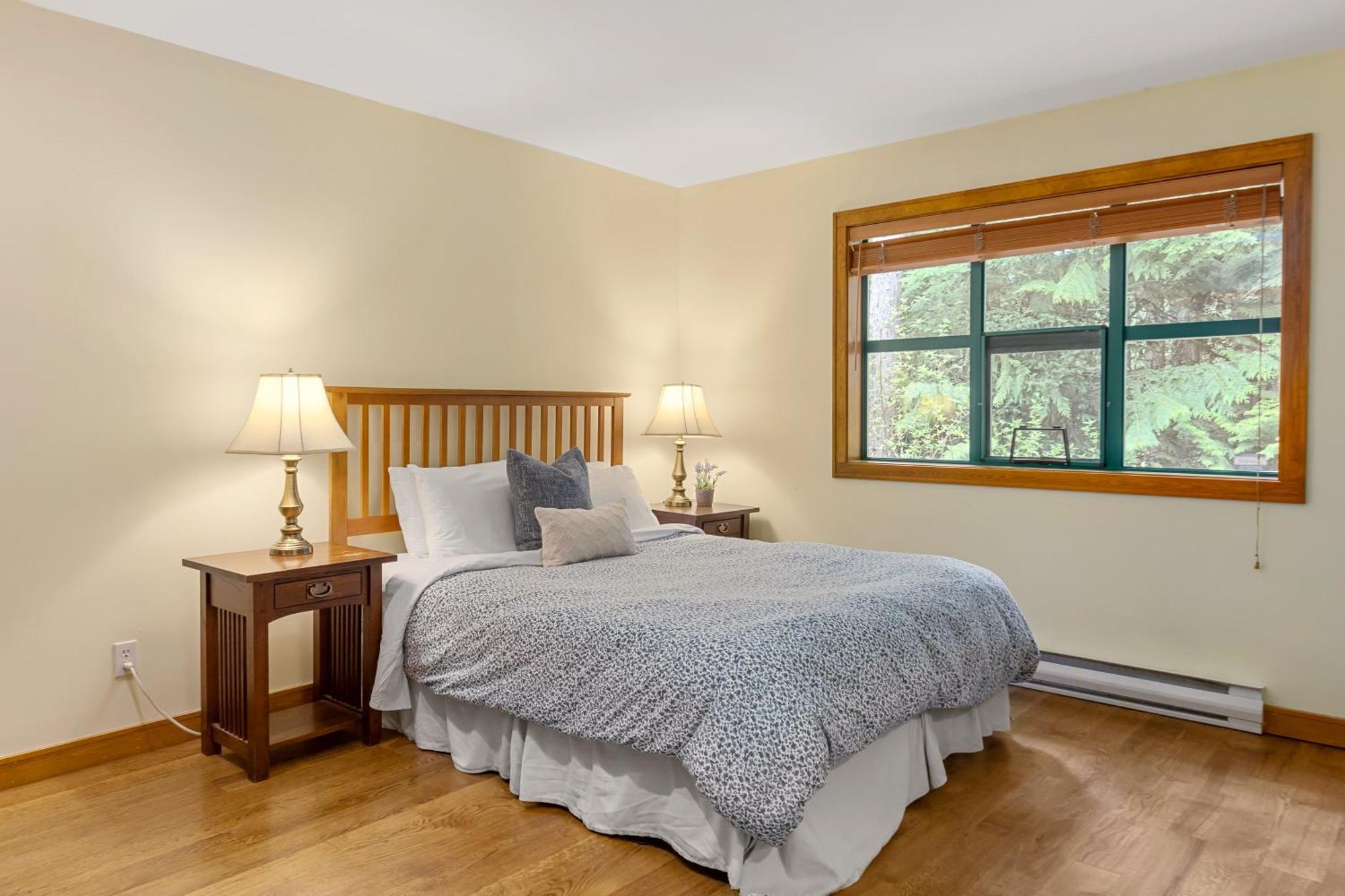 Peaceful With Private Hot Tub And Garage By Harmony Holiday home Whistler
