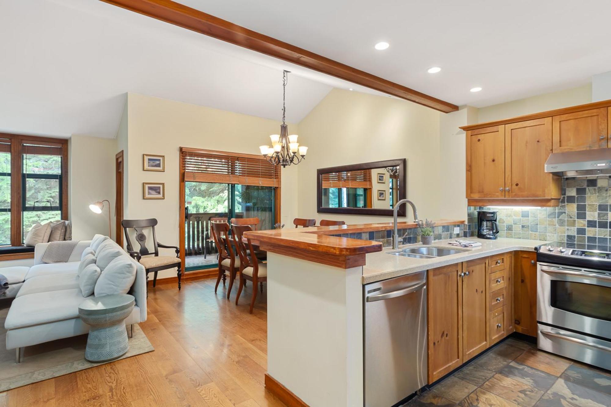 Peaceful With Private Hot Tub And Garage By Harmony