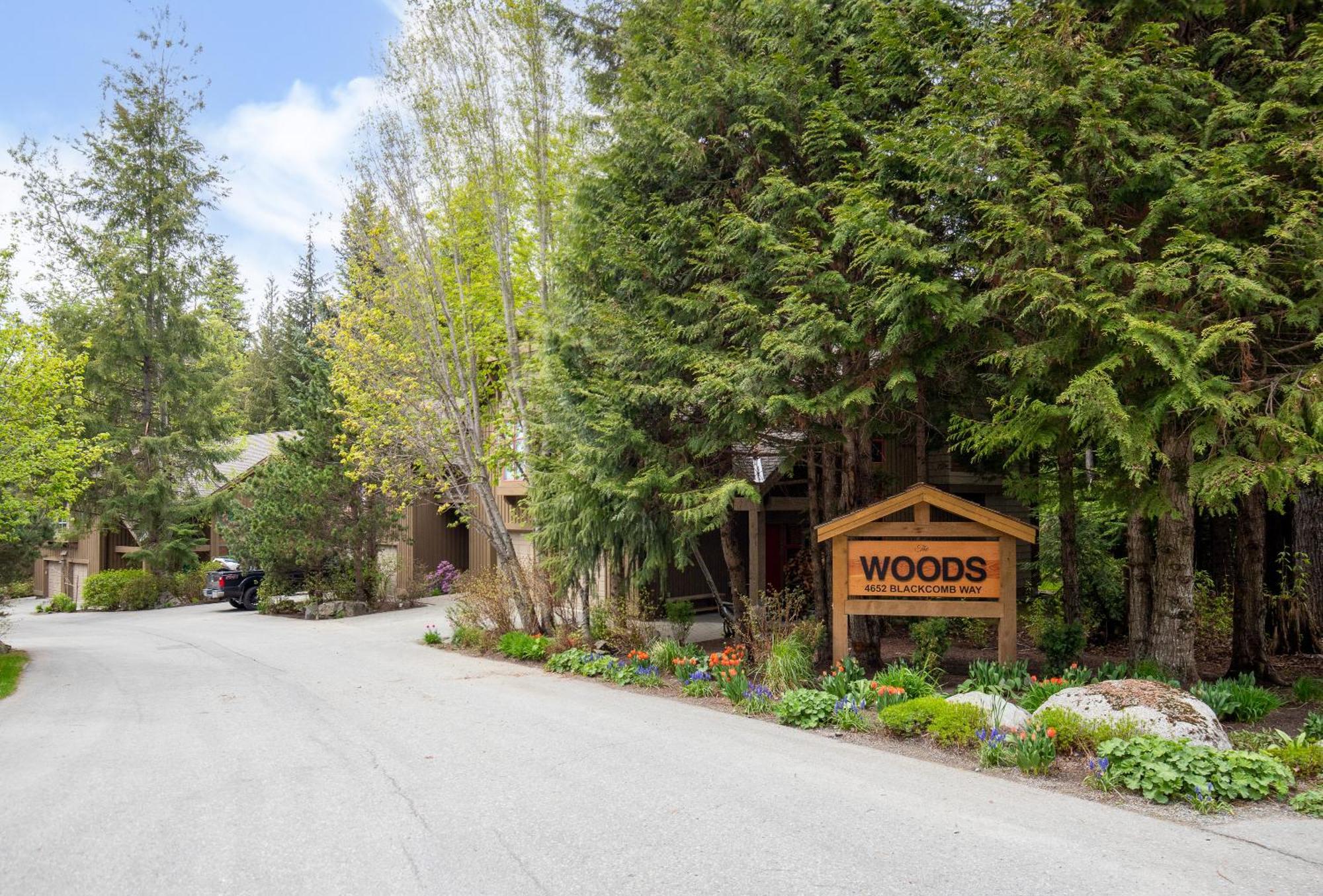 Peaceful With Private Hot Tub And Garage By Harmony Holiday home Whistler