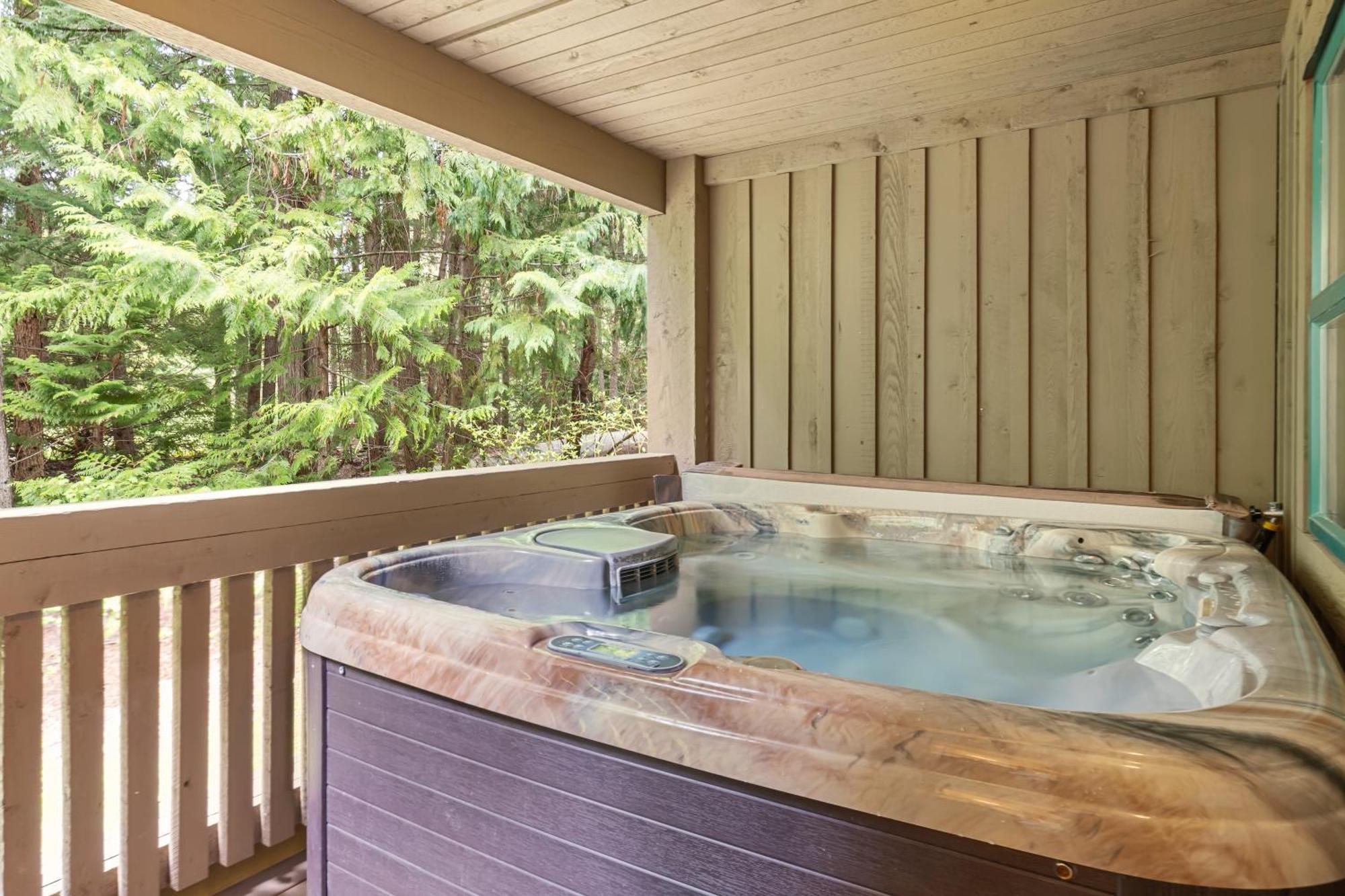 Holiday home Peaceful With Private Hot Tub And Garage By Harmony