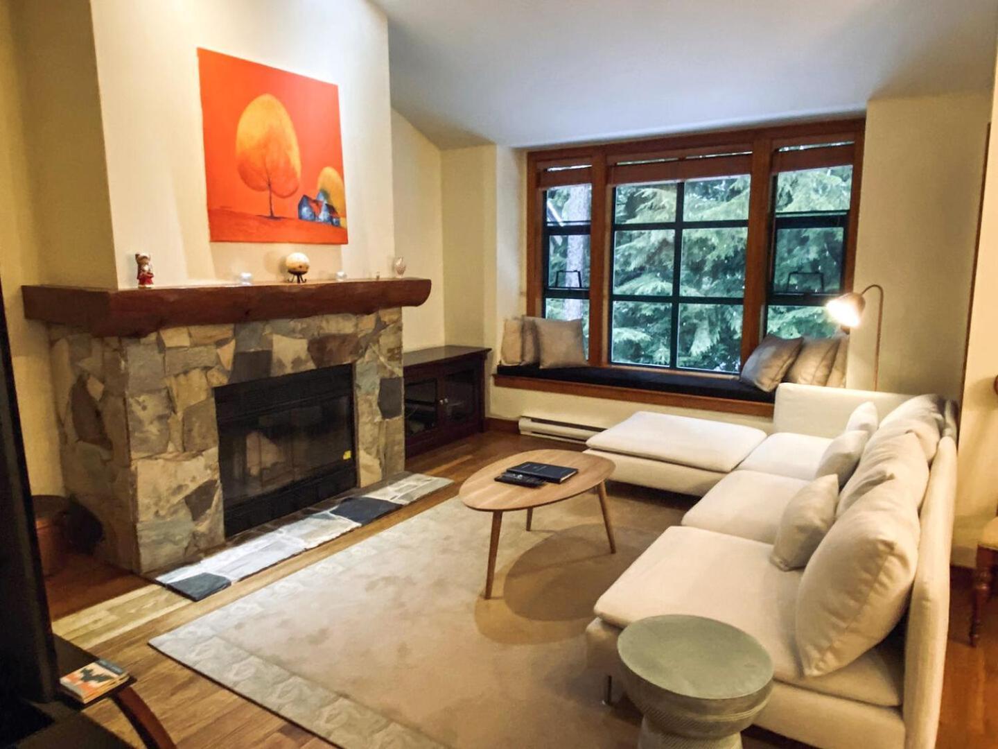 Peaceful With Private Hot Tub And Garage By Harmony Whistler