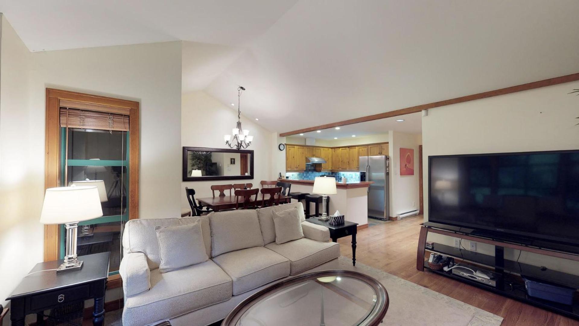 Peaceful With Private Hot Tub And Garage By Harmony Whistler
