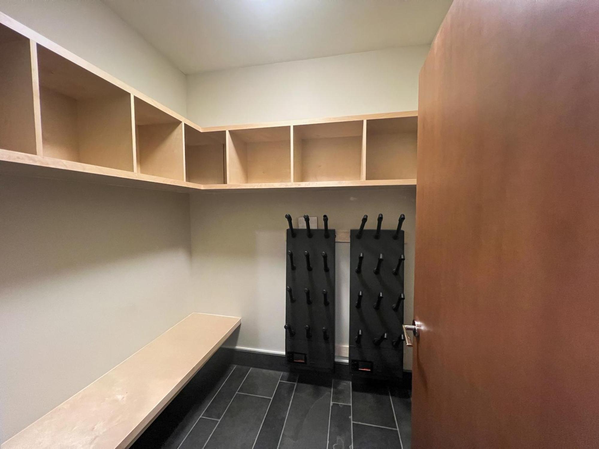 Fitzsimmons Walk Deluxe Townhome With Private Hot Tub Village Walking Distance Holiday home Whistler