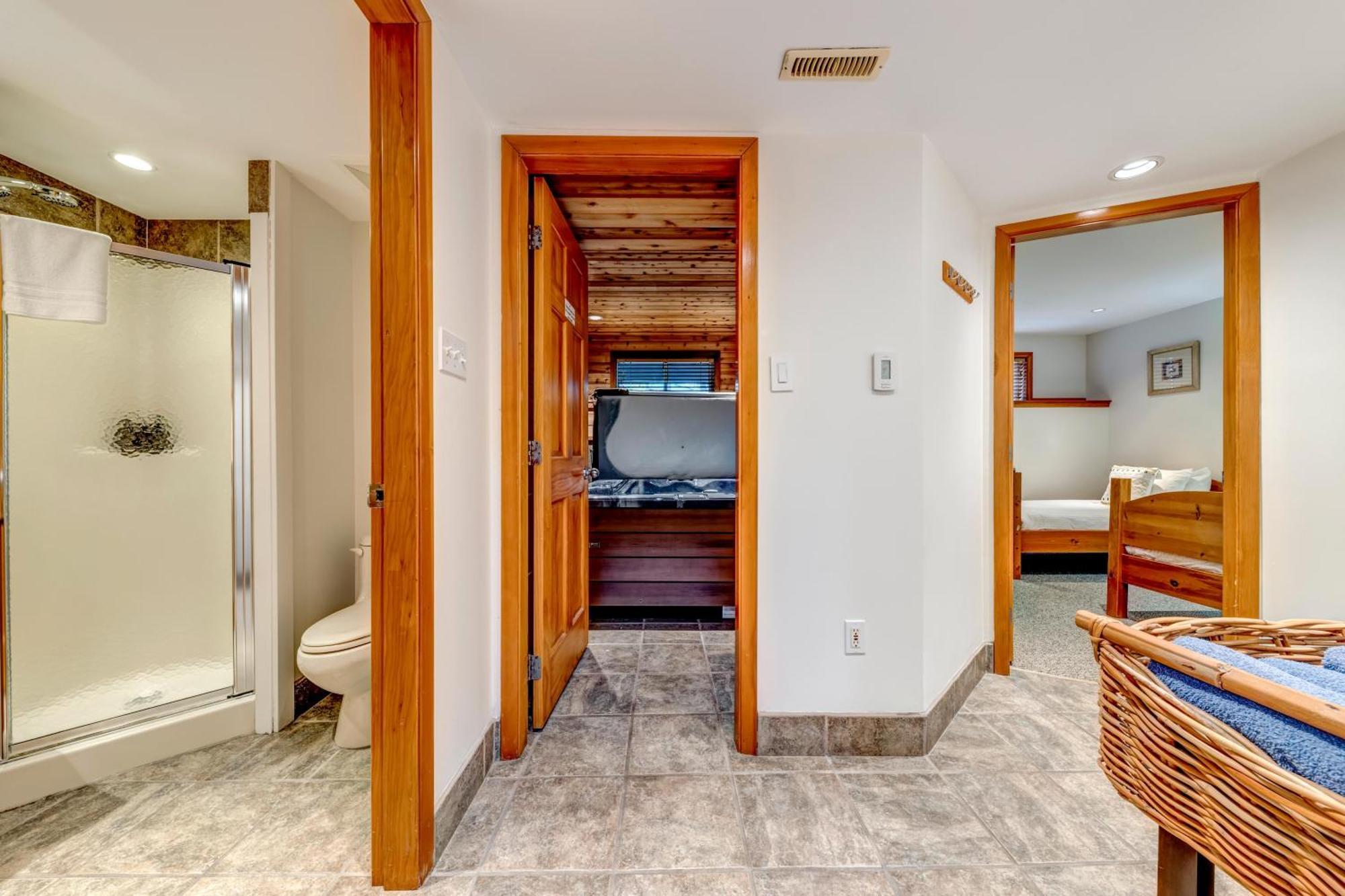 Holiday home Snowy Creek 30 - In Out, Private Hot Tub, Short Walk To Village *