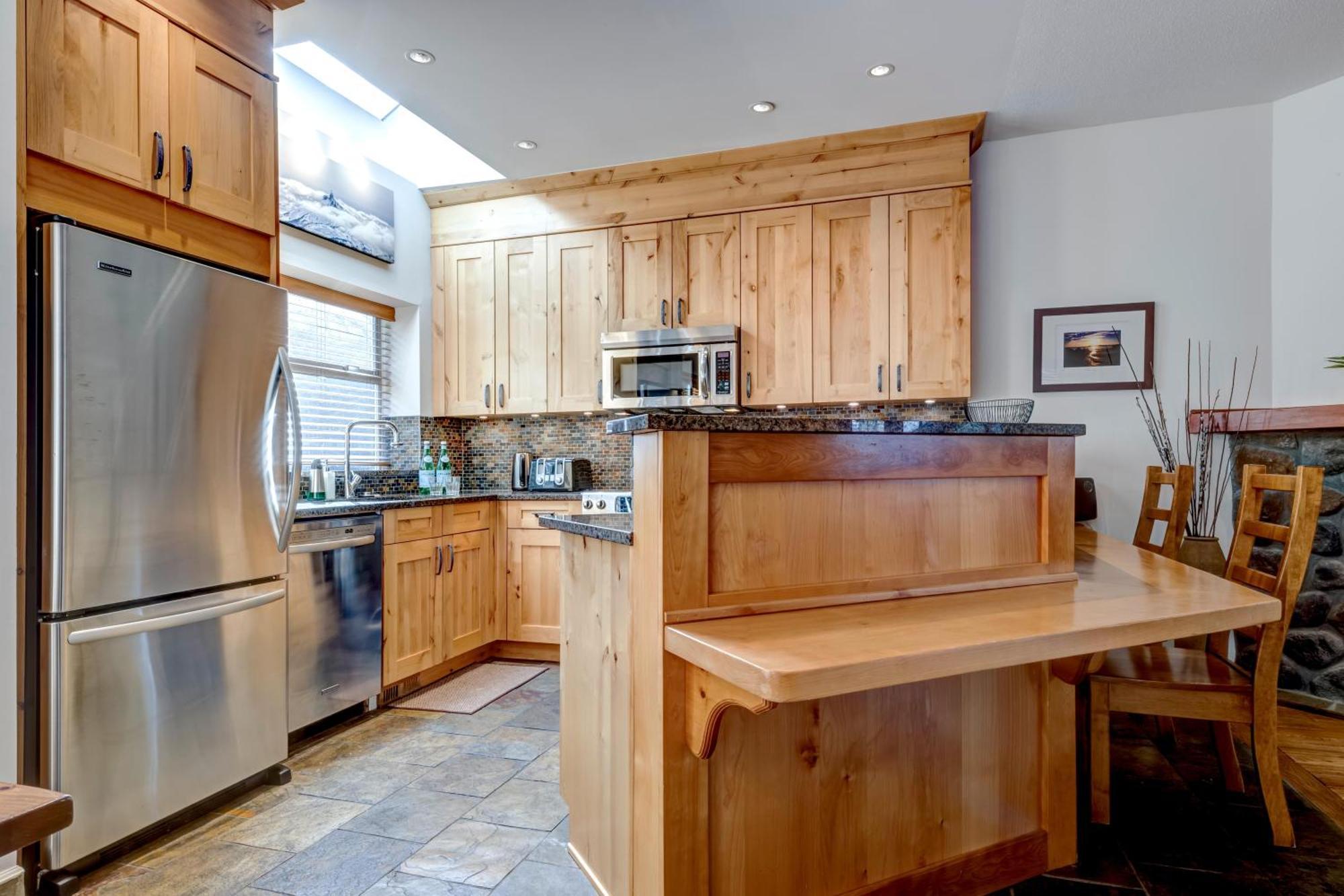 Snowy Creek 30 - In Out, Private Hot Tub, Short Walk To Village *