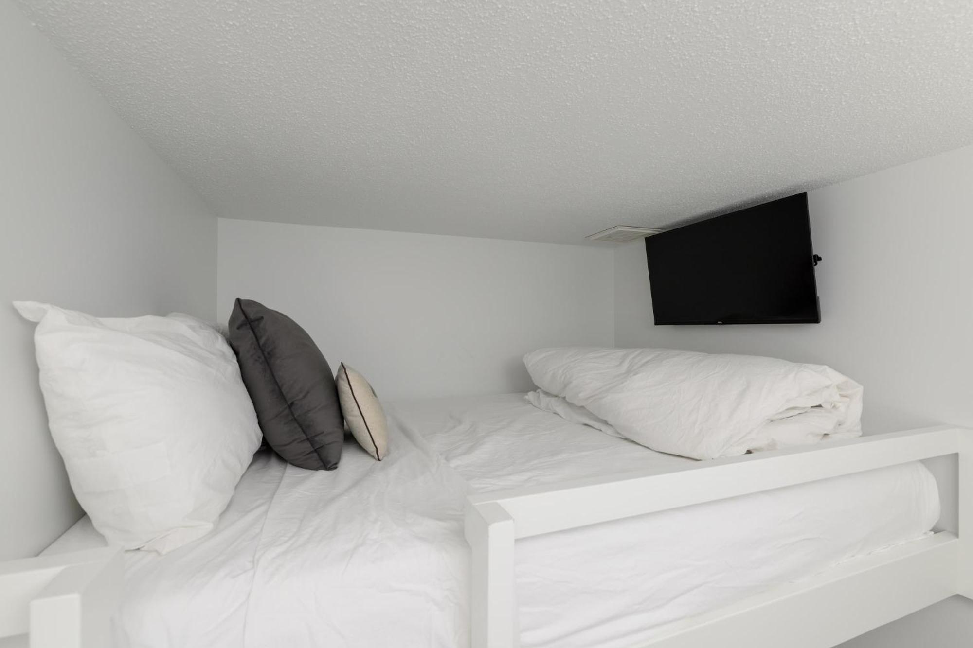 2br Unit *