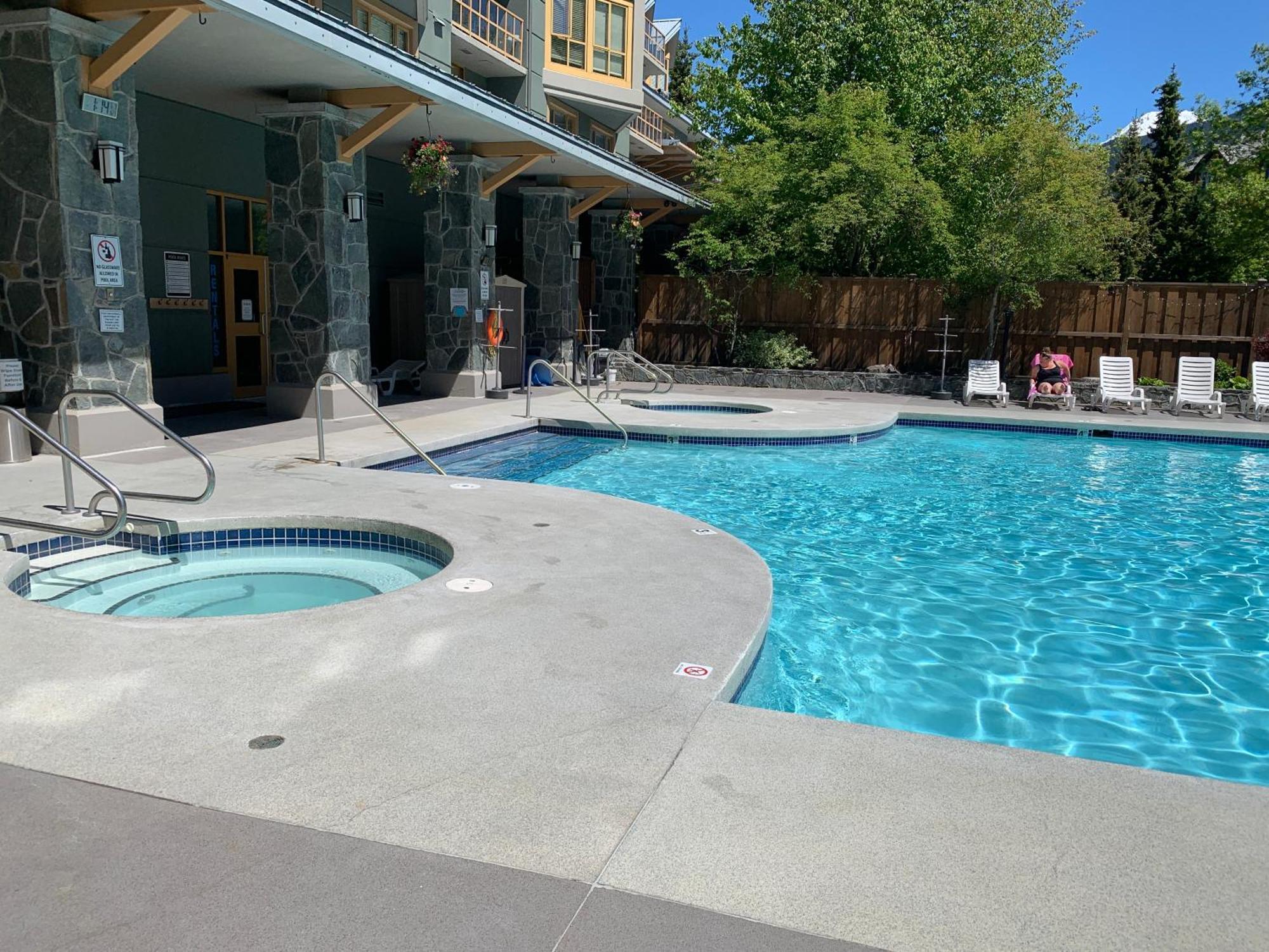 Hotel Cascade Lodge 2 Hot Tubs Pool Gym Sauna Parking 4*