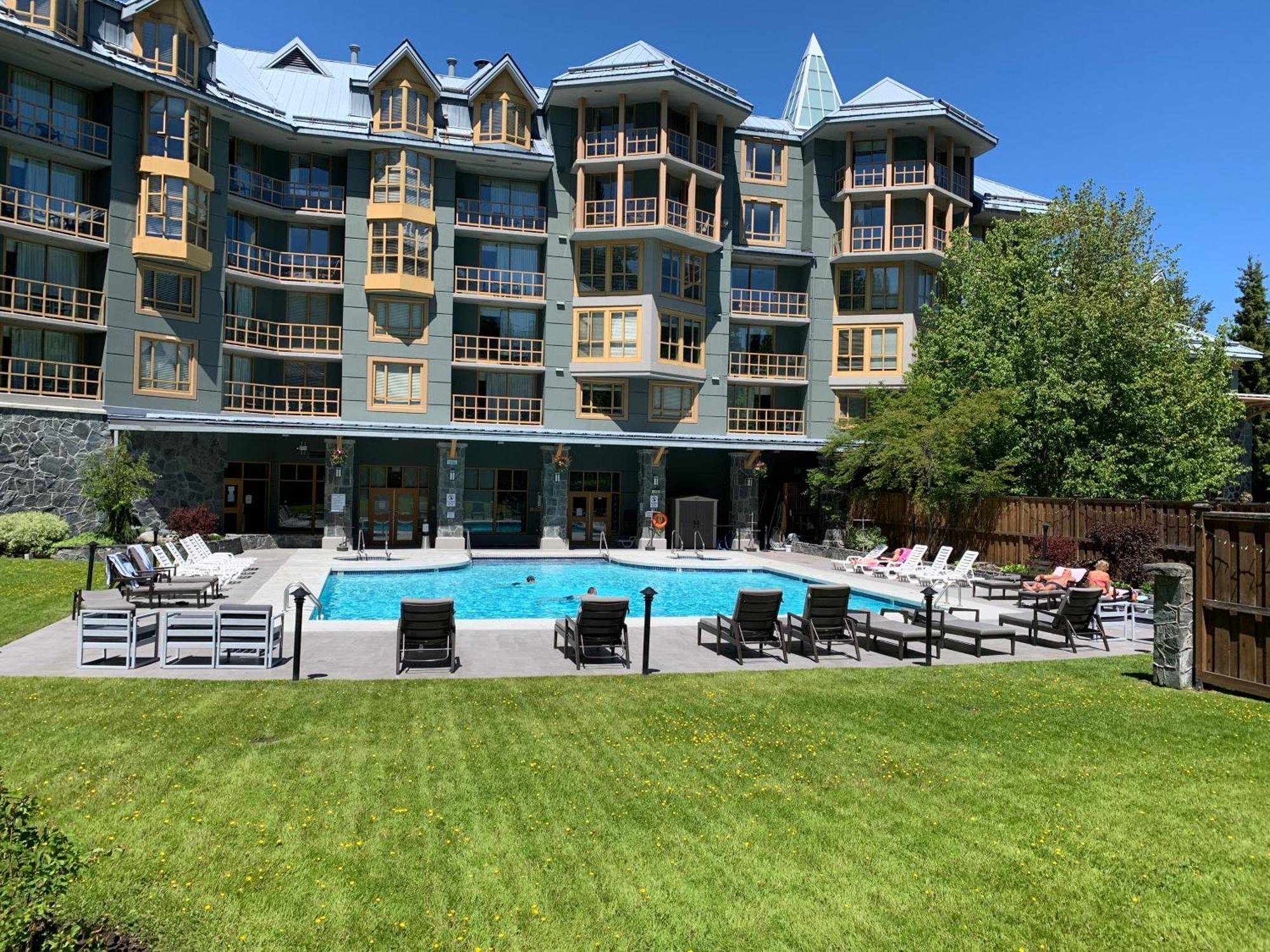 Hotel Cascade Lodge 2 Hot Tubs Pool Gym Sauna Parking Whistler