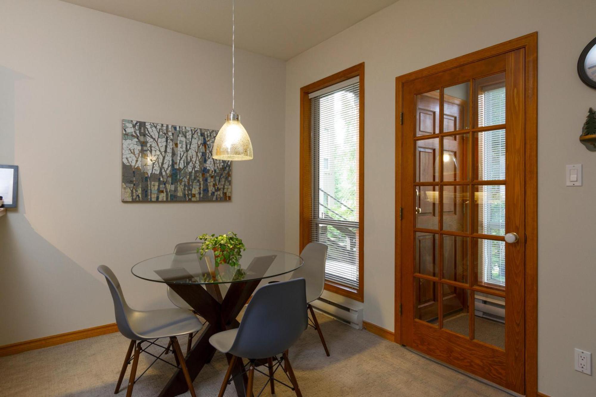 Painted Cliff 31 | Ski-in Ski-out Townhome Close To Upper Village W/ Hot Tub & Parking *