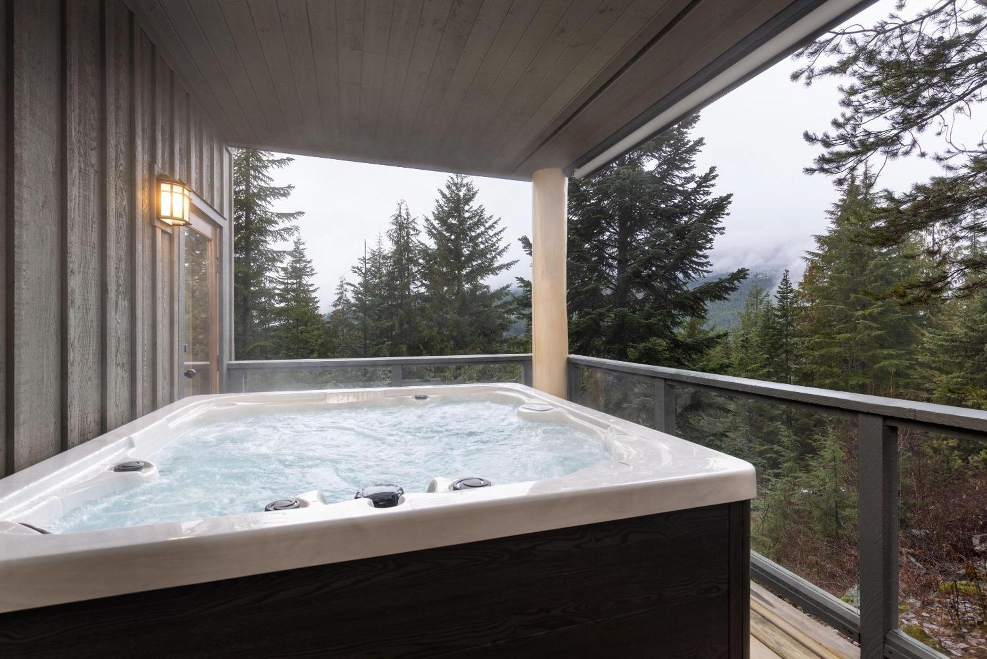 Holiday home Taluswood The Ridge 07 | Newly Renovated! Access Townhome W/ Private Hot Tub & Stunning Views