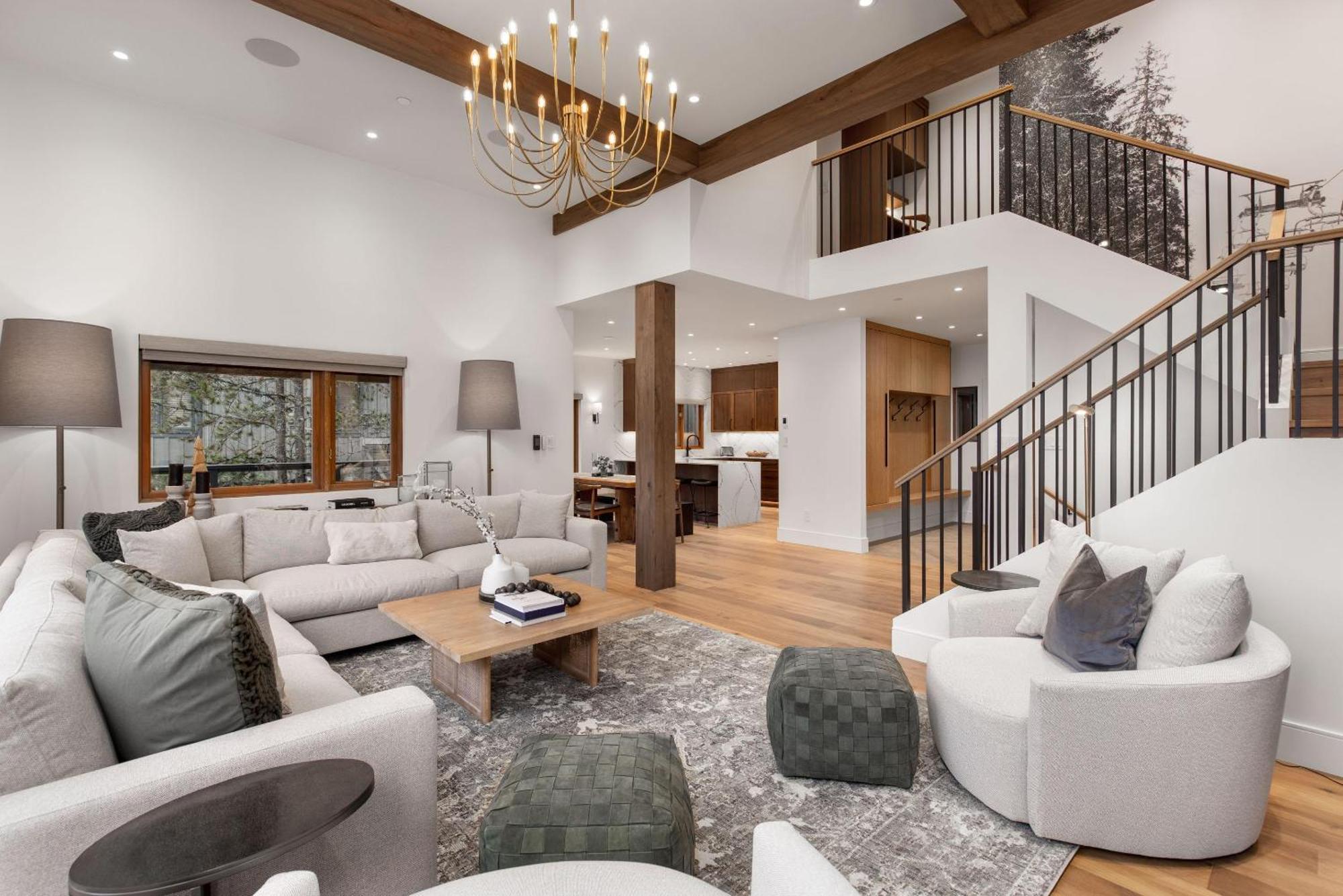 Holiday home Taluswood The Ridge 07 | Newly Renovated! Access Townhome W/ Private Hot Tub & Stunning Views Whistler