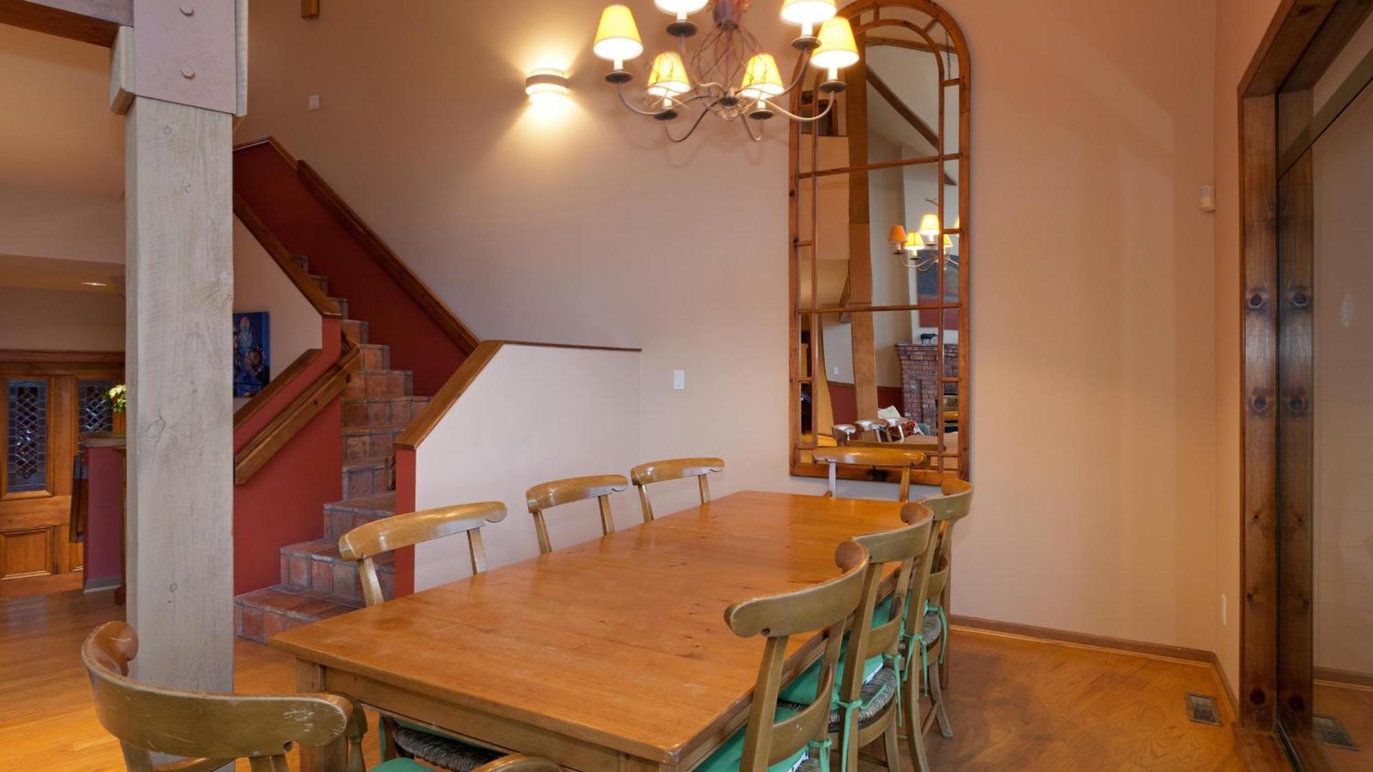Holiday home Northern Lights 16 | Large 4-bed Townhome Near To Village W/ Hot Tub, Steam & Parking *