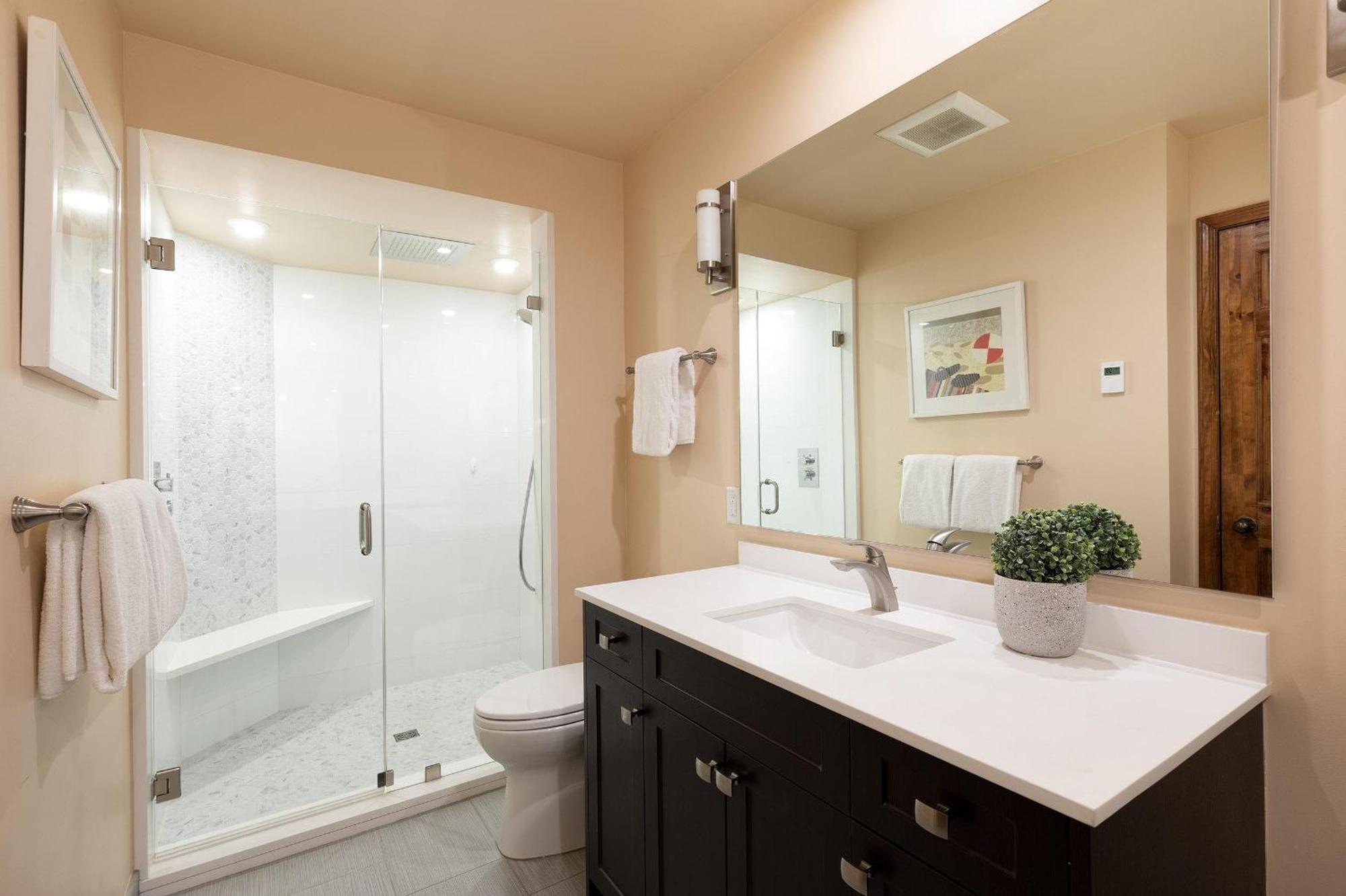 Northern Lights 16 | Large 4-bed Townhome Near To Village W/ Hot Tub, Steam & Parking *