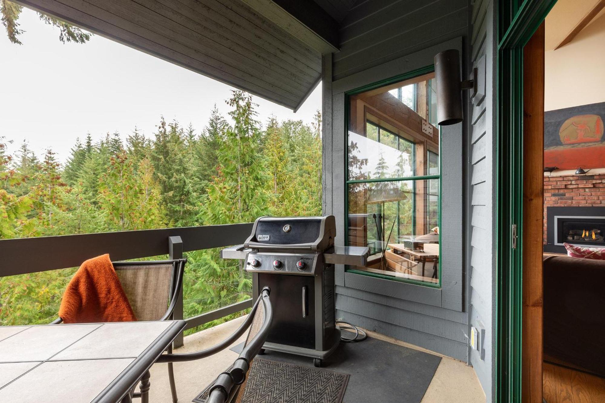 Holiday home Northern Lights 16 | Large 4-bed Townhome Near To Village W/ Hot Tub, Steam & Parking *