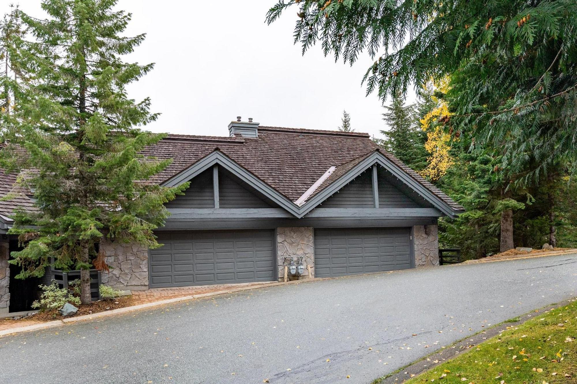 Northern Lights 16 | Large 4-bed Townhome Near To Village W/ Hot Tub, Steam & Parking * Whistler