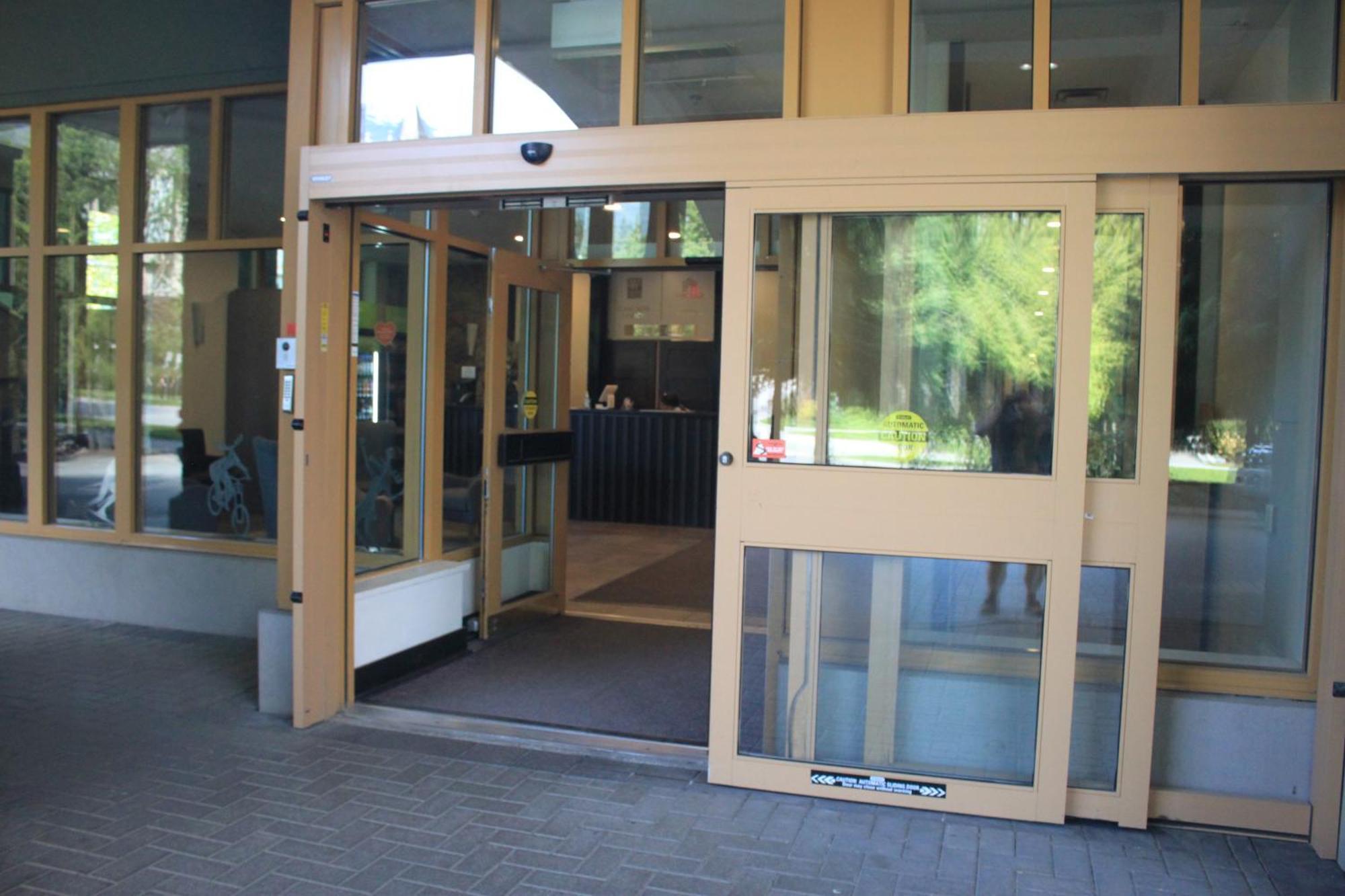 Hotel Cascade Lodge 2 Hot Tubs Pool Gym Sauna Parking 4*