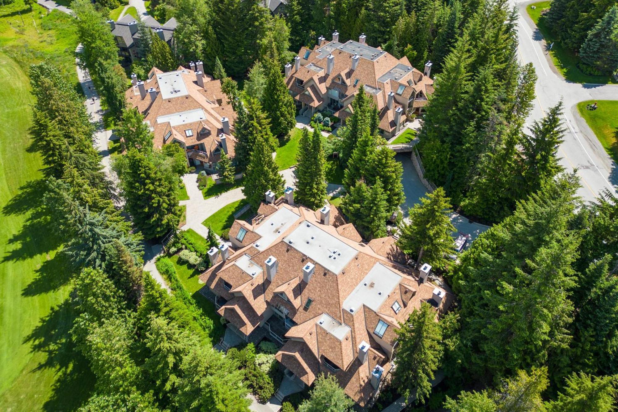 Gleneagle 29 | Family-friendly Townhouse, 700m To Blackcomb Base, Wood-burning Fireplace Whistler