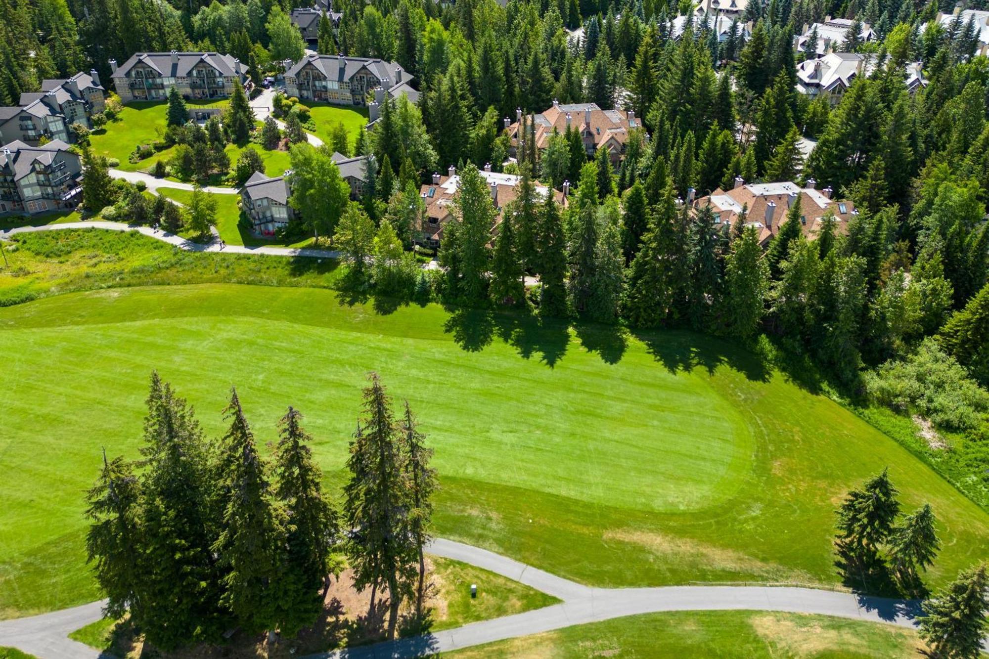 Holiday home Blackcomb Greens 20 | Stylish Townhome With Parking, Shared Hot Tub, Village Shuttle, Views *