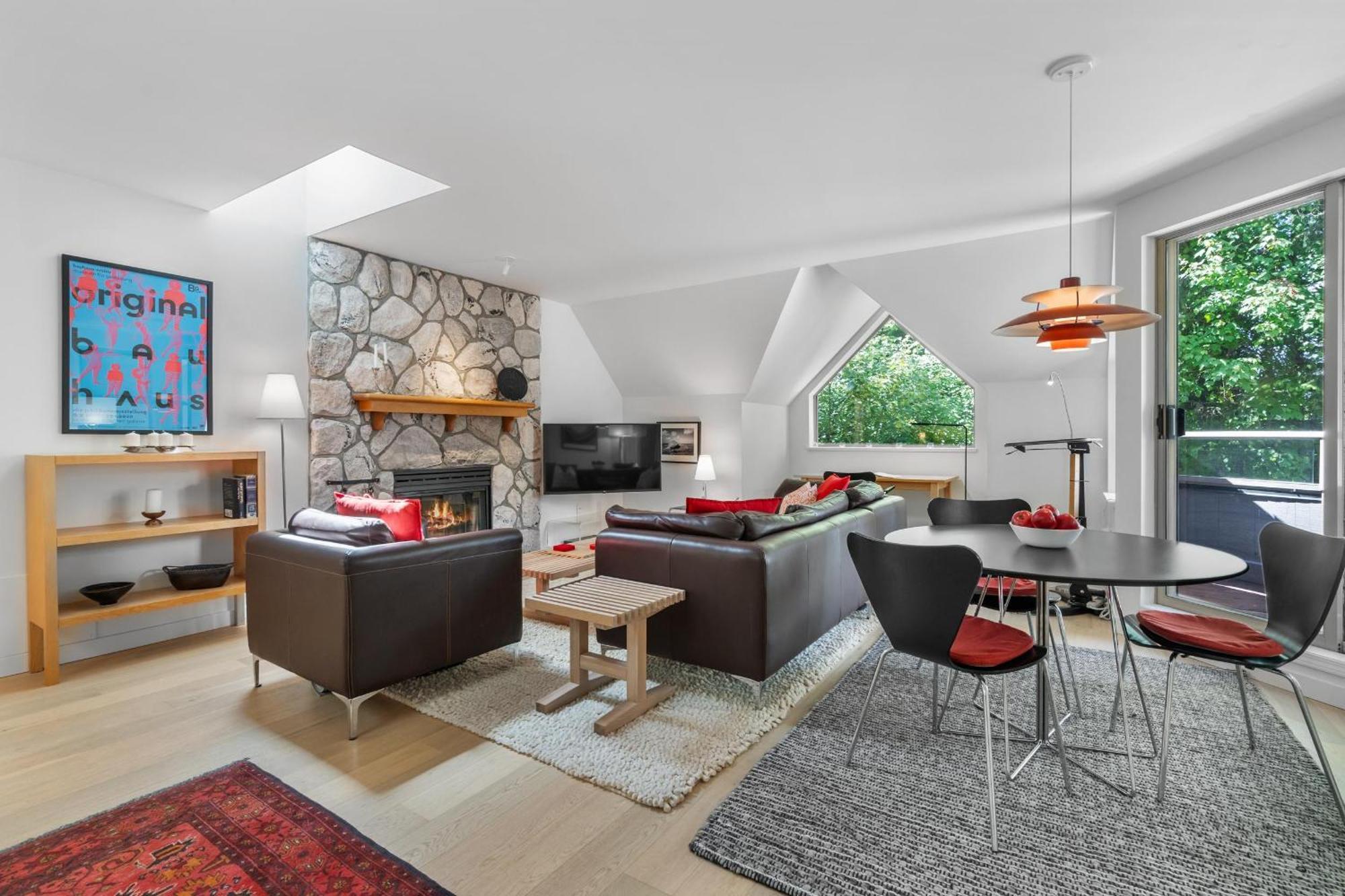 Gleneagle 9 | Stylish Townhome In An Excellent Location Near To Hill And Lost Park *