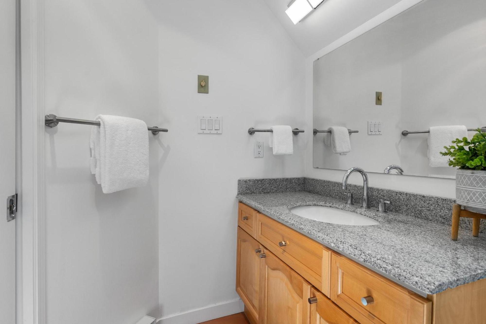 Holiday home Gleneagle 9 | Stylish Townhome In An Excellent Location Near To Hill And Lost Park