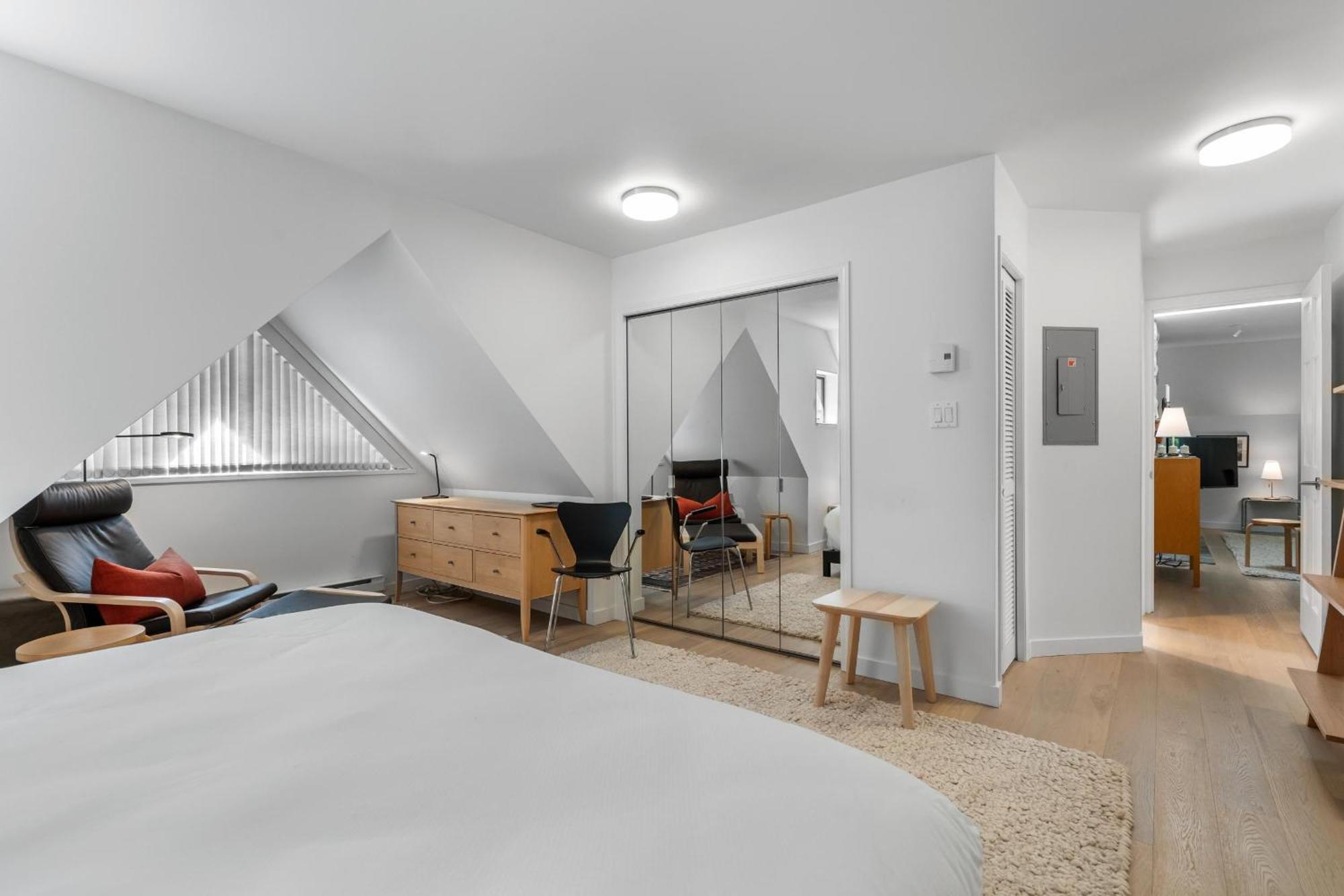 Gleneagle 9 | Stylish Townhome In An Excellent Location Near To Hill And Lost Park