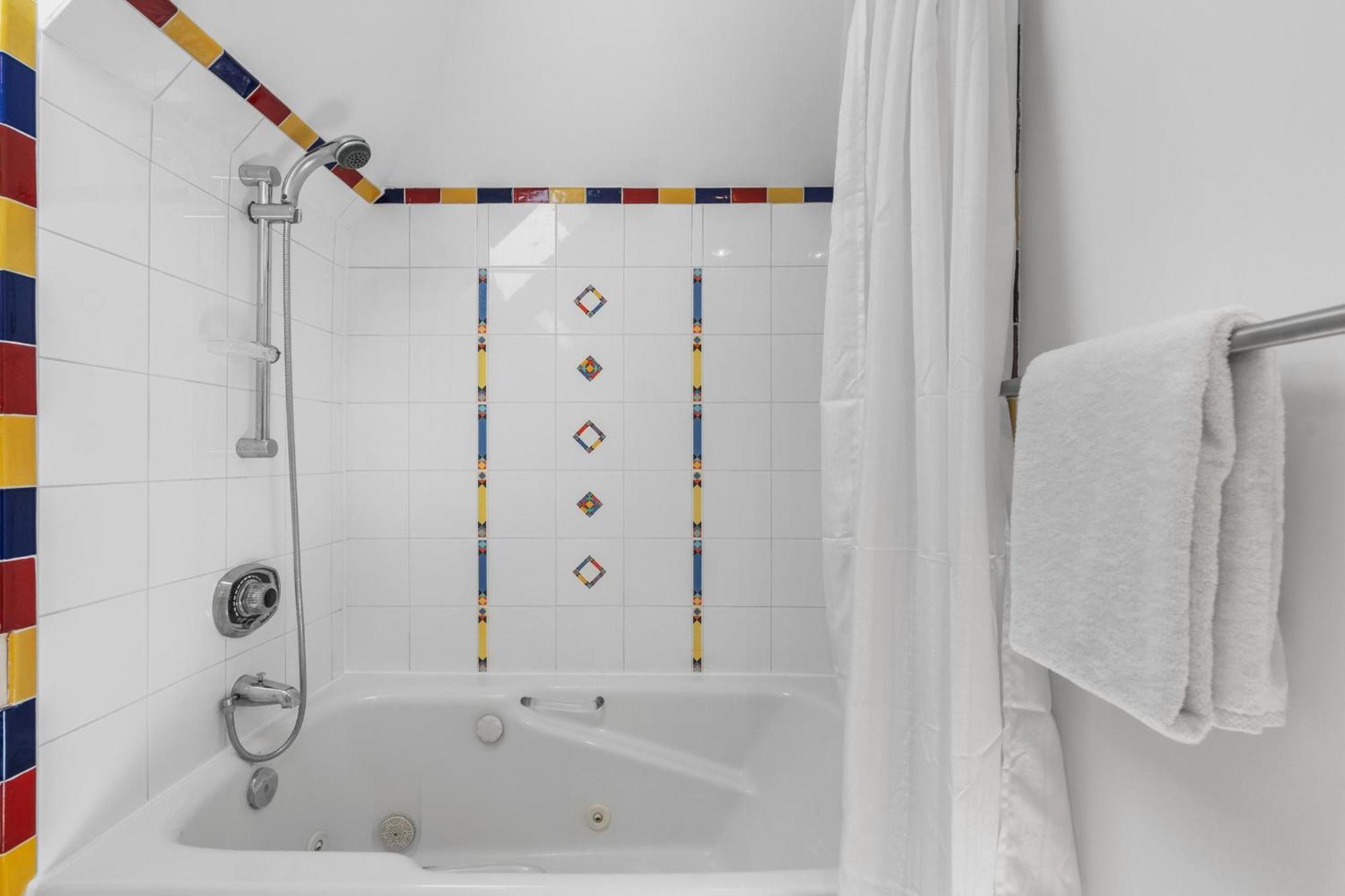 Gleneagle 9 | Stylish Townhome In An Excellent Location Near To Hill And Lost Park Whistler