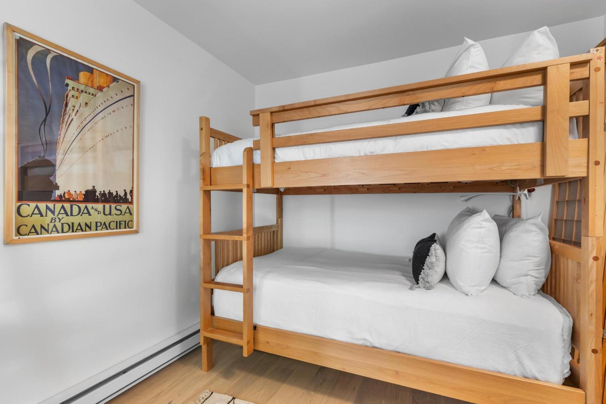 Gleneagle 9 | Stylish Townhome In An Excellent Location Near To Hill And Lost Park Holiday home *