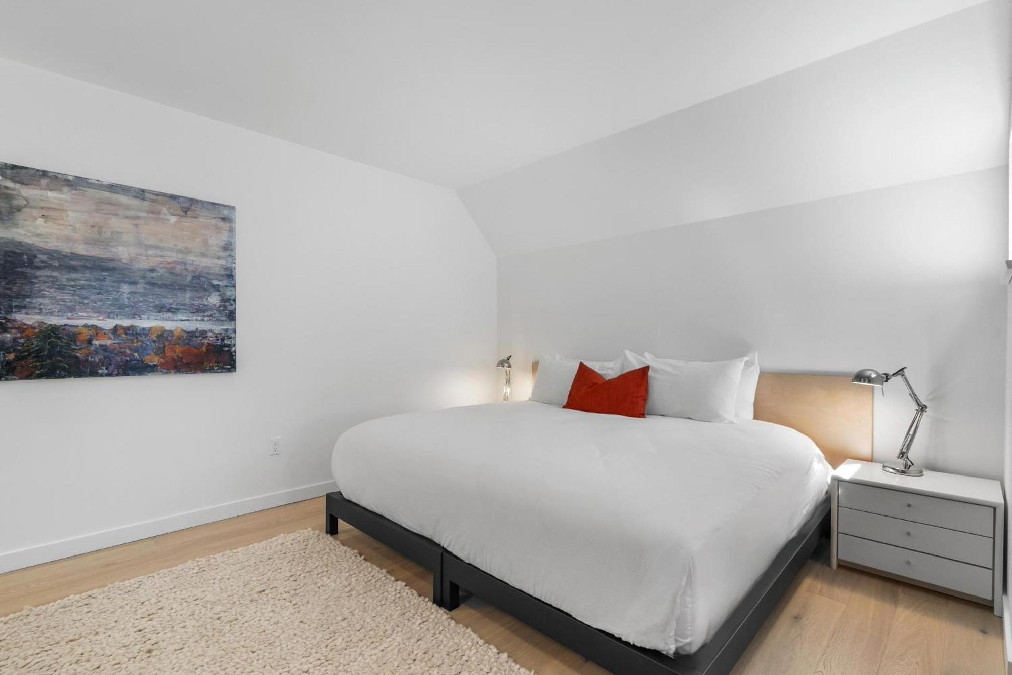 Gleneagle 9 | Stylish Townhome In An Excellent Location Near To Hill And Lost Park