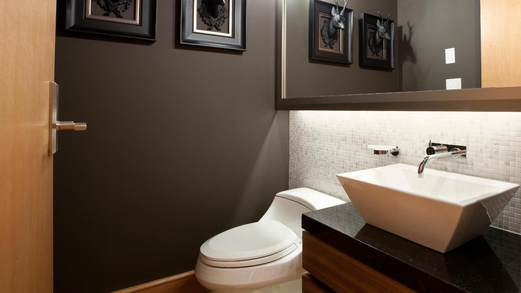 Kadenwood 2951 - Guest Favorite Luxury With Jacuzzi, Heated Pool & Cinema Whistler