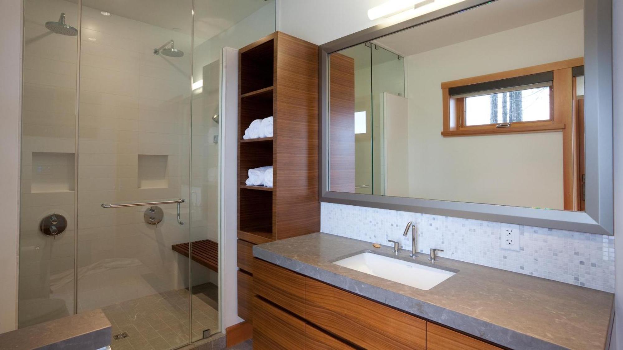 Kadenwood 2951 - Guest Favorite Luxury With Jacuzzi, Heated Pool & Cinema Holiday home *