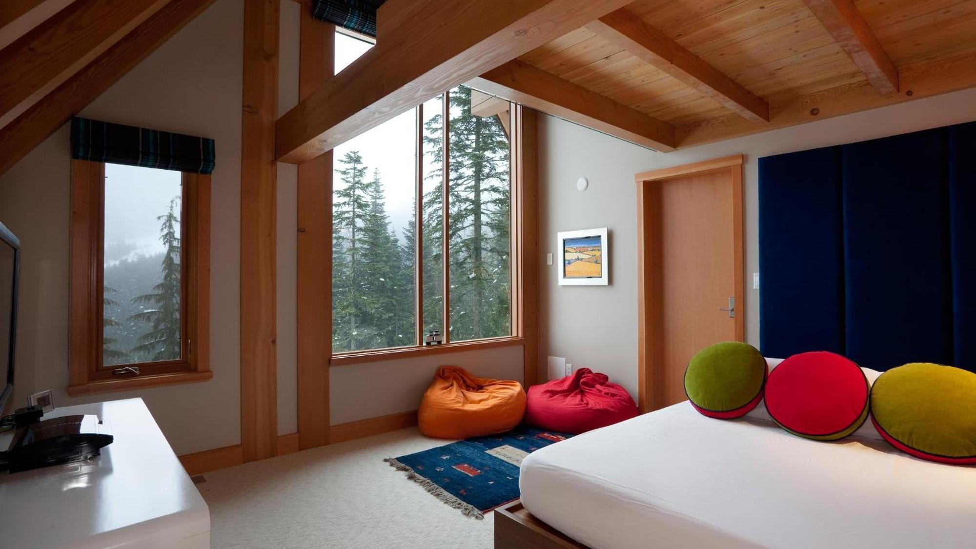 Holiday home Kadenwood 2951 - Guest Favorite Luxury With Jacuzzi, Heated Pool & Cinema Whistler