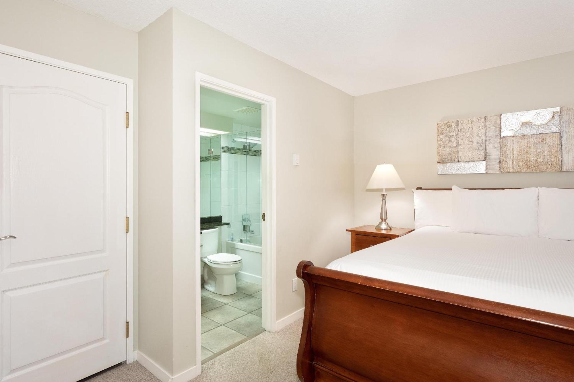 Woodrun 514 | Ski-in Ski-out W/ Pool, Hot Tub, Free Parking, Wifi & Laundry *