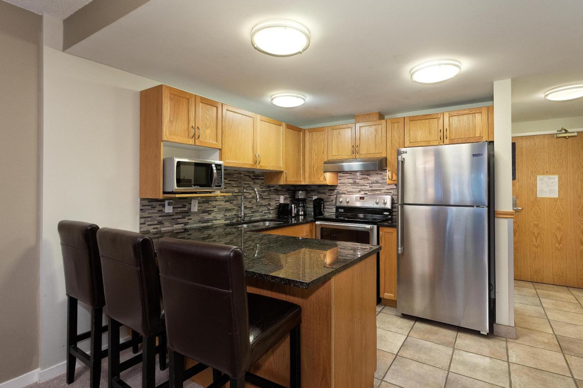 Woodrun 514 | Ski-in Ski-out W/ Pool, Hot Tub, Free Parking, Wifi & Laundry Holiday home *