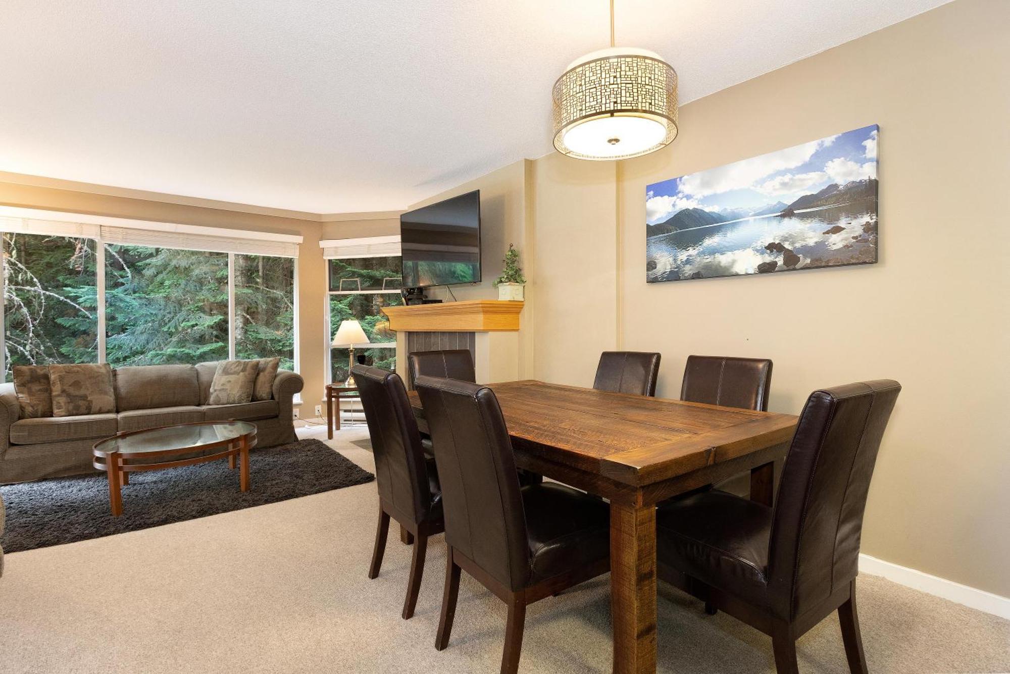 Woodrun 514 | Ski-in Ski-out W/ Pool, Hot Tub, Free Parking, Wifi & Laundry Whistler