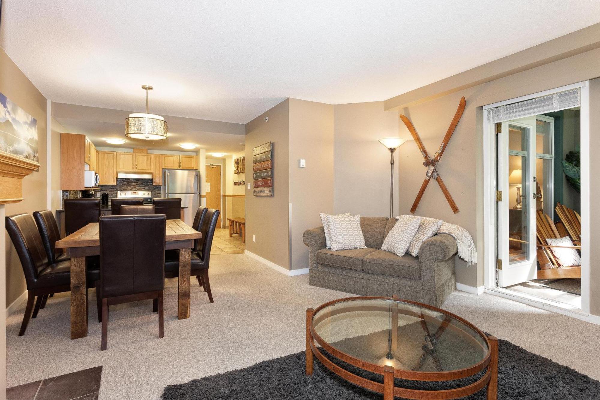 Woodrun 514 | Ski-in Ski-out W/ Pool, Hot Tub, Free Parking, Wifi & Laundry * Whistler
