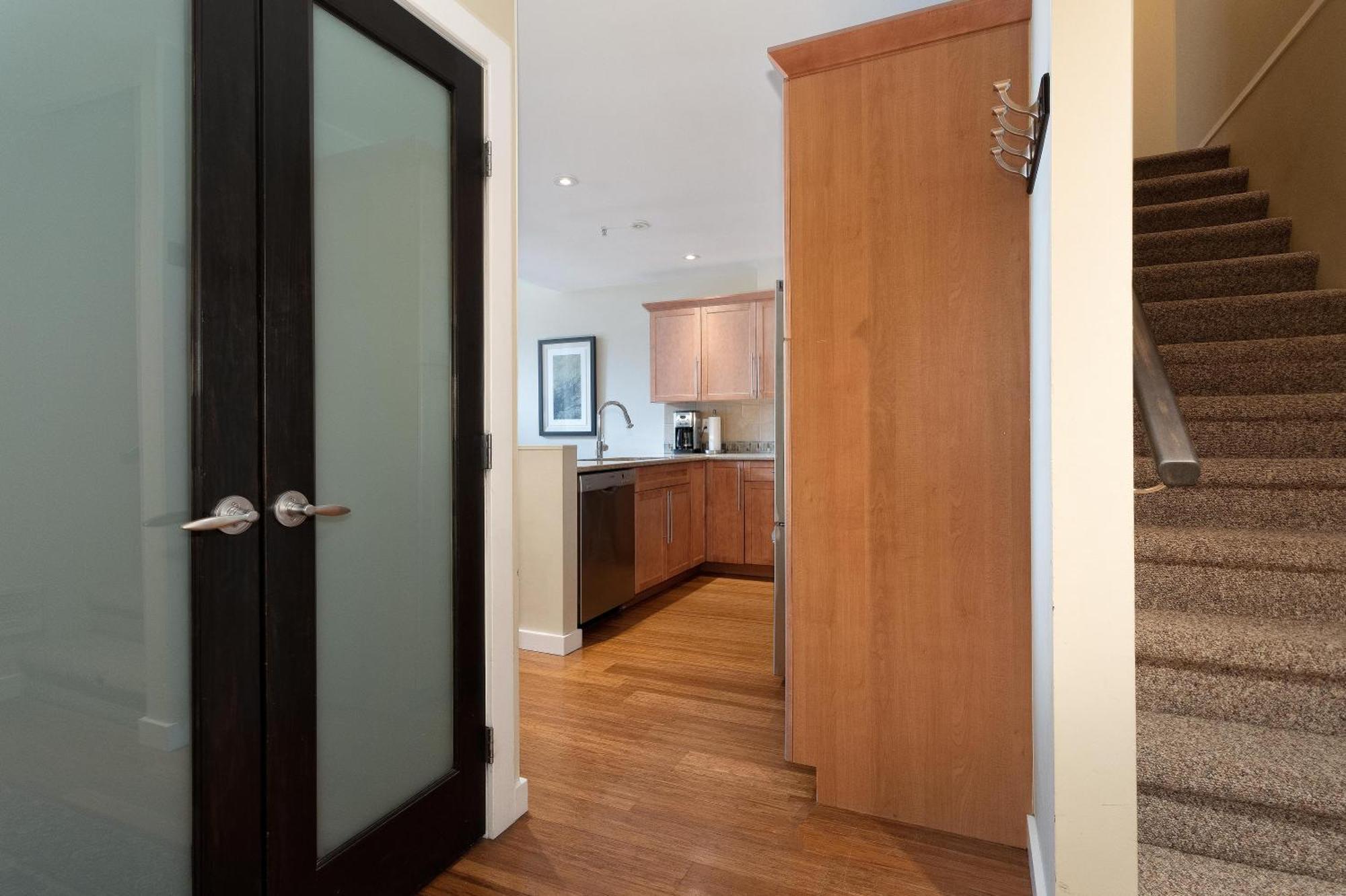 Holiday home Glacier 318 | Base Of Blackcomb Condo, Heated Pool + Two Hot Tubs! *