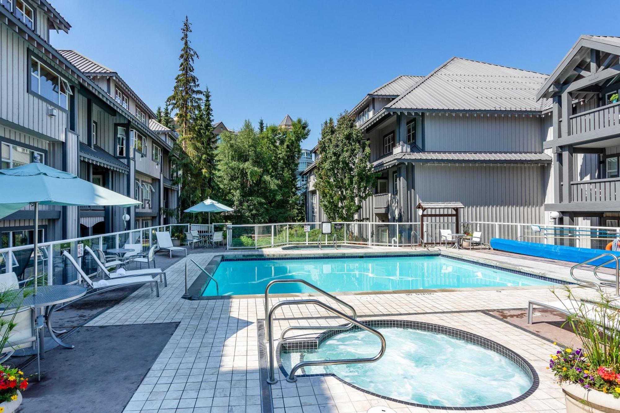 Holiday home Glacier 318 | Base Of Blackcomb Condo, Heated Pool + Two Hot Tubs!