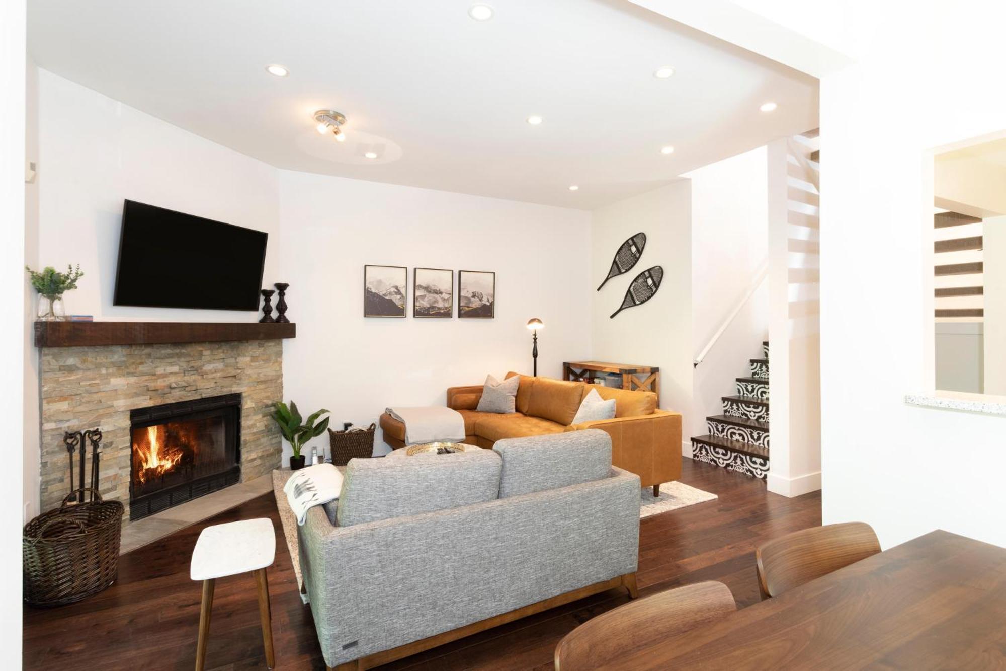 Crystal Ridge 13 | Designer Gem, Walk/bus To Skiing, Private Hot Tub & Garage, Boot Heaters Whistler