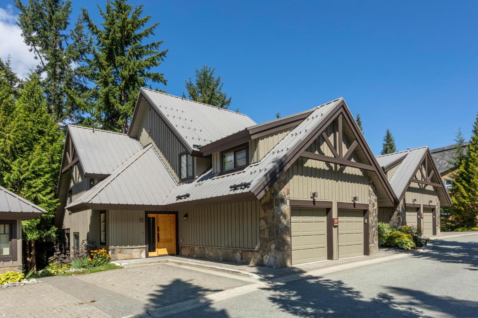Crystal Ridge 13 | Designer Gem, Walk/bus To Skiing, Private Hot Tub & Garage, Boot Heaters