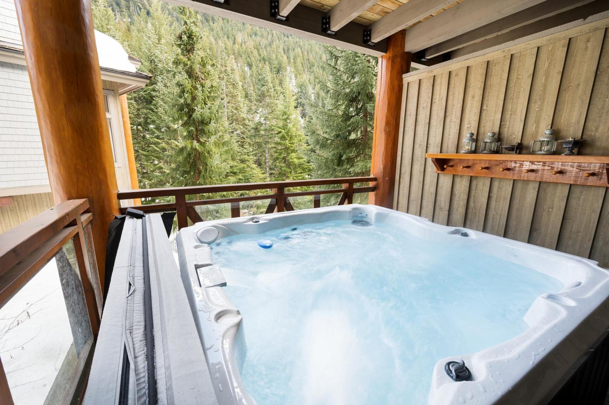 3br, Taluswood Heights, Luxury, Private Hot Tub, Ski-in Ski-out, By Harmony Holiday home *