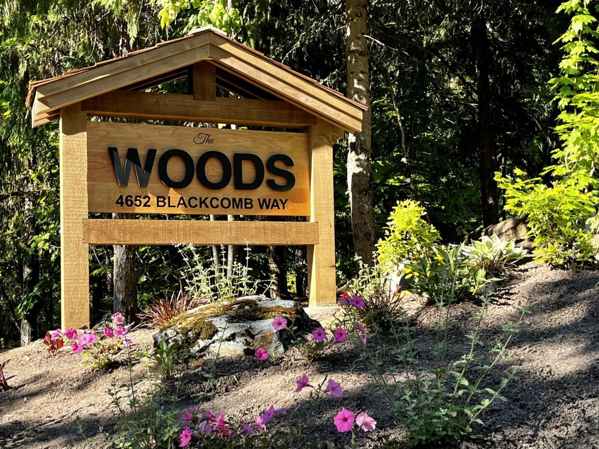 Holiday home Spacious Rustic Retreat At The Woods *